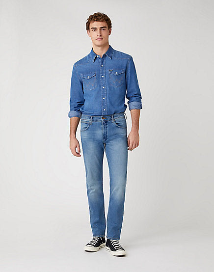 WRANGLER Greensboro Five Pocket - Horizon Wash Blue - W15QQ892R von Wrangler