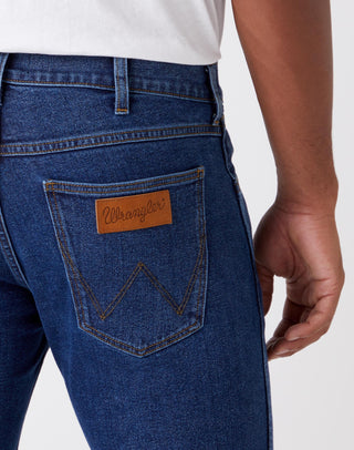 WRANGLER GREENSBORO ride on Straight Jeans - Deep Harbor Blue - W15QU5225