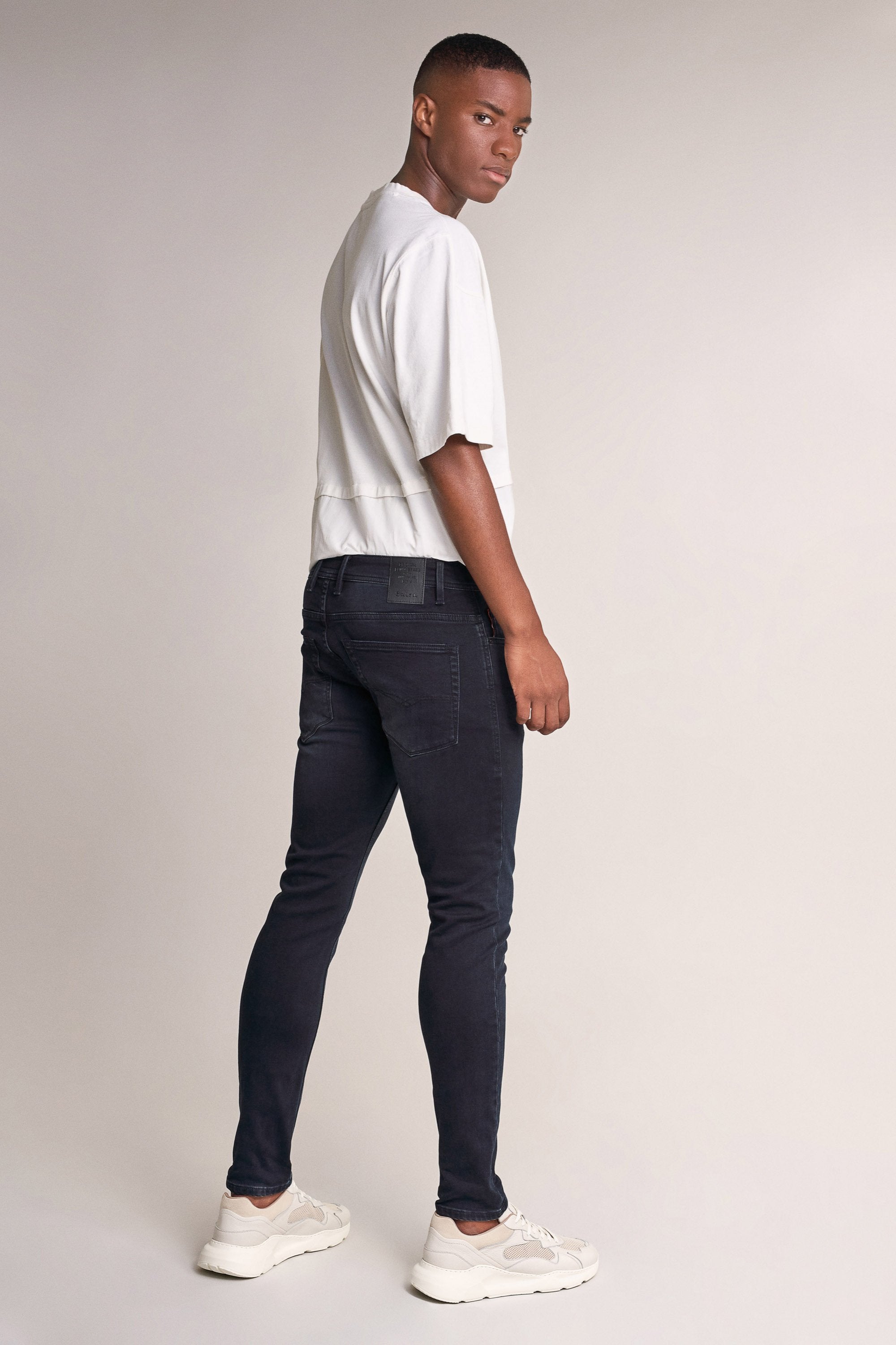 SALSA Clash Jeans-Jogger - Midnight Graphene Black - 124264.8505 von Salsa